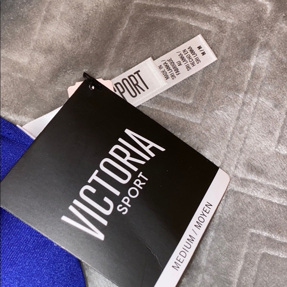 VS sports bras ! Brand new - Picture 2 of 4